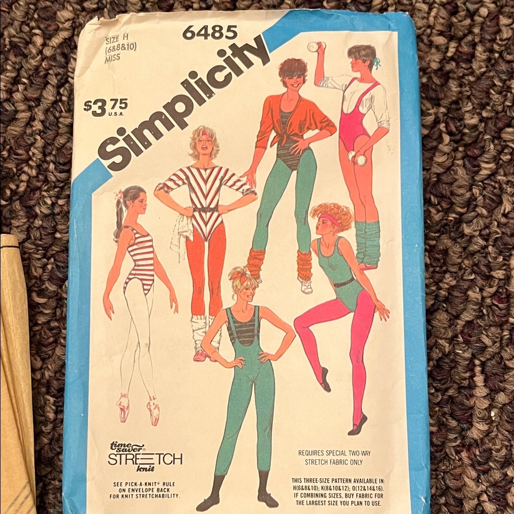 Simplicity 6485 Women's Fashion Leotard and Leggings Pattern